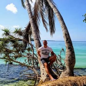 Meet your Posher, Barry